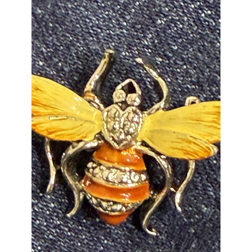 N/A whimsical bee